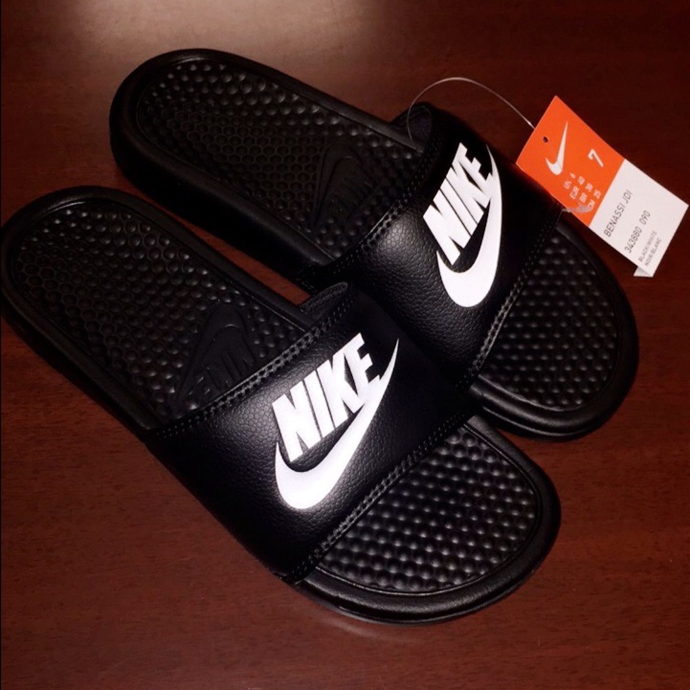 🎉🎉HOST PICK 🎉🎉 - 3/22/17 - Men's Nike Slides