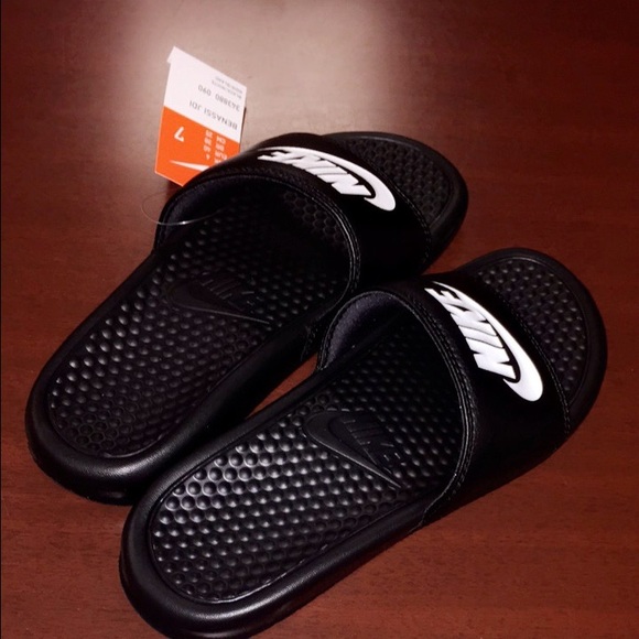 🎉🎉HOST PICK 🎉🎉 - 3/22/17 - Men's Nike Slides - Picture 2 of 2