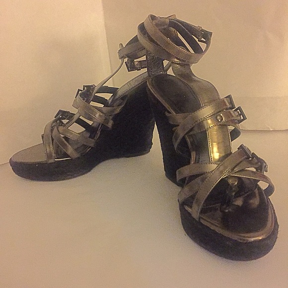 AUTHENTIC BURBERRY Raffia Wedge - Picture 4 of 6