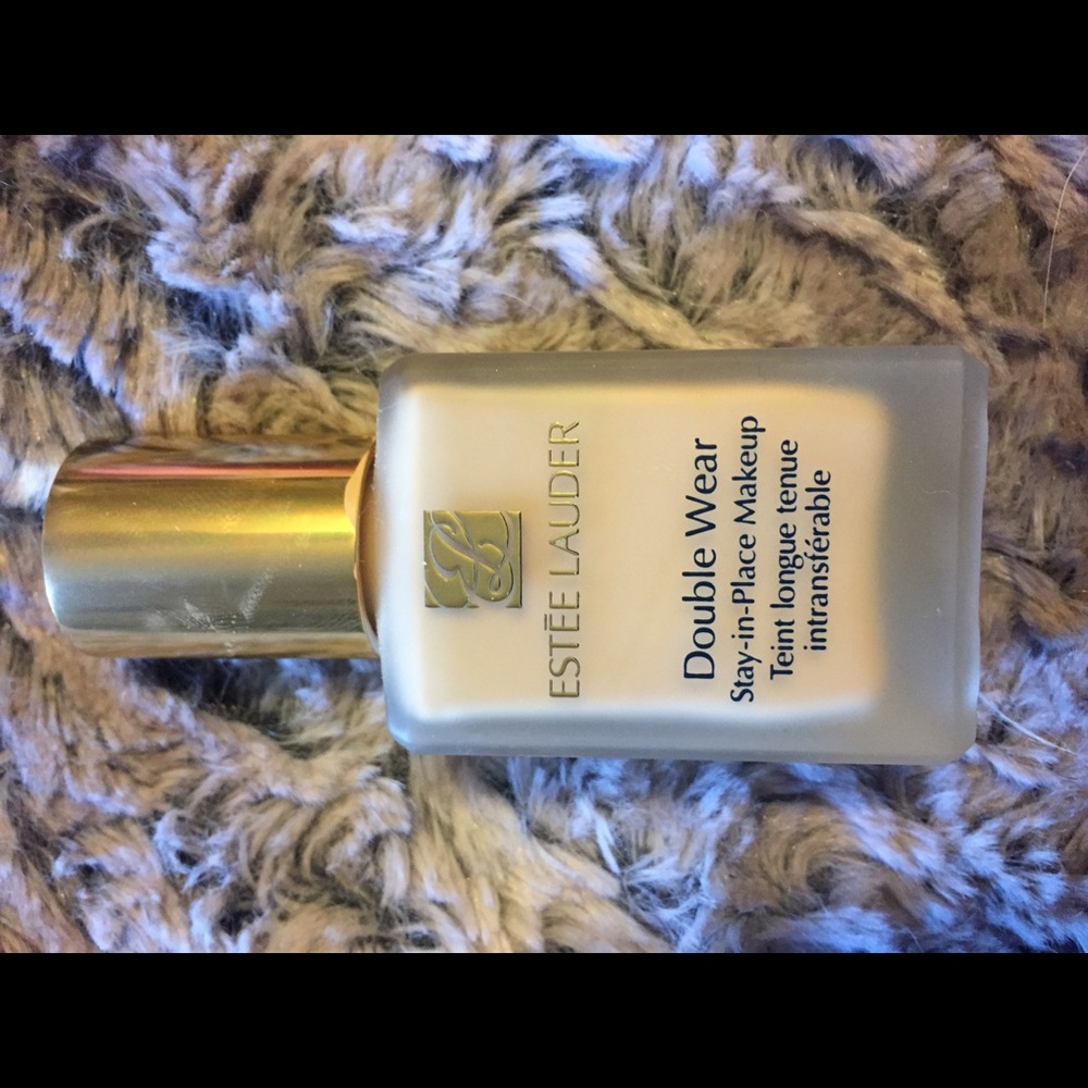 Estée Lauder doublewear foundation Ivory Nude