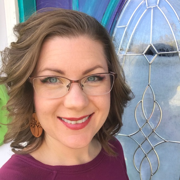 Meet your Posher, Helenbeth - Picture 2 of 2