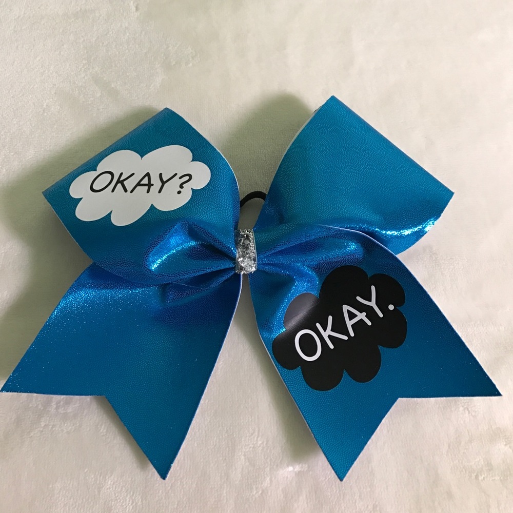 Okay? Okay? Cheer bow.
