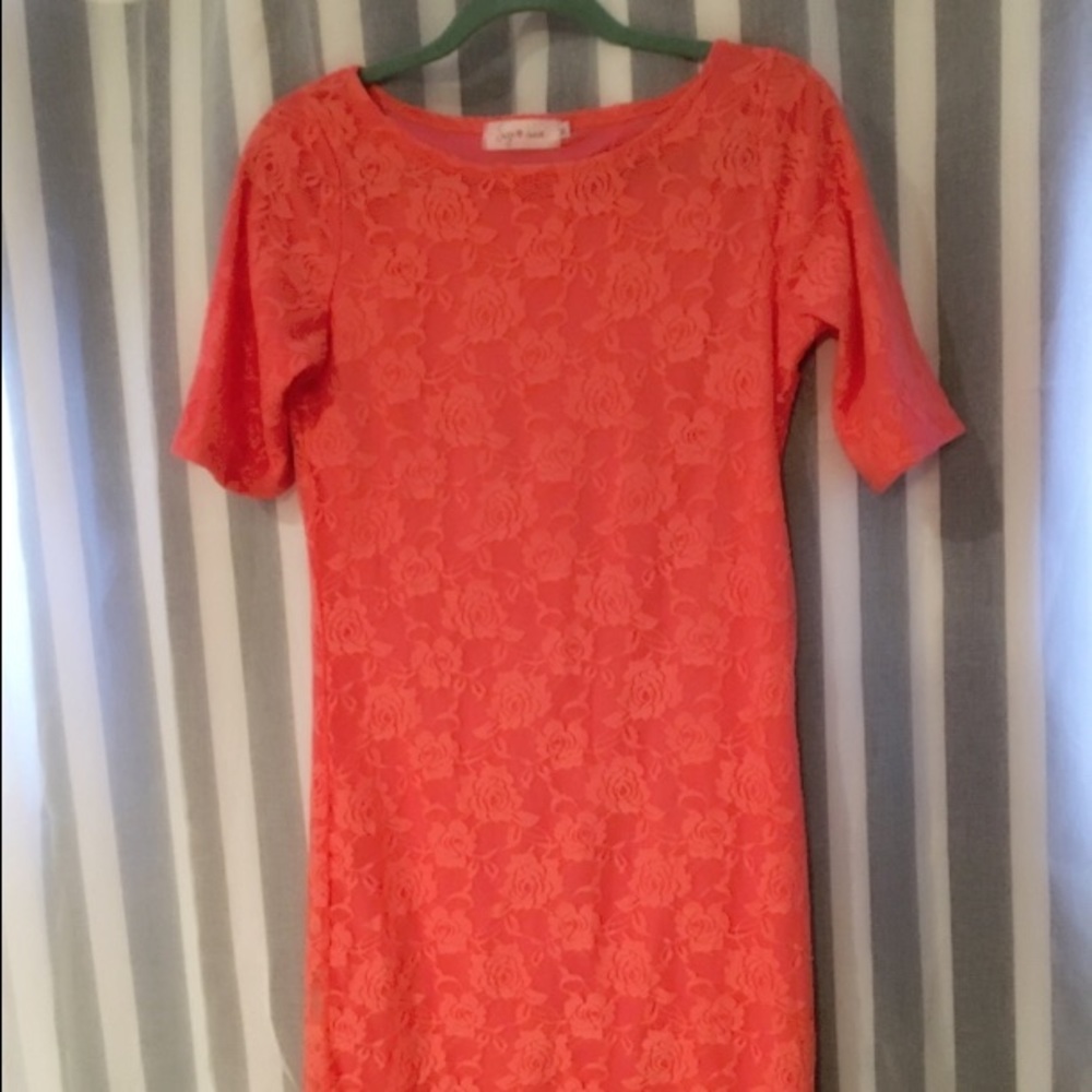 Beautiful coral lace dress🖤