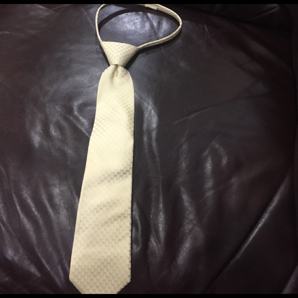 Boys gold tie
