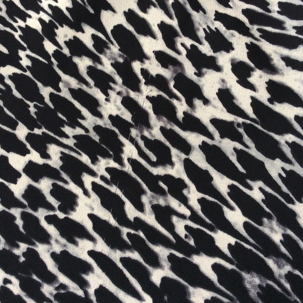 Flowy Black and Cream Printed Skirt with Lace. - Picture 7 of 8