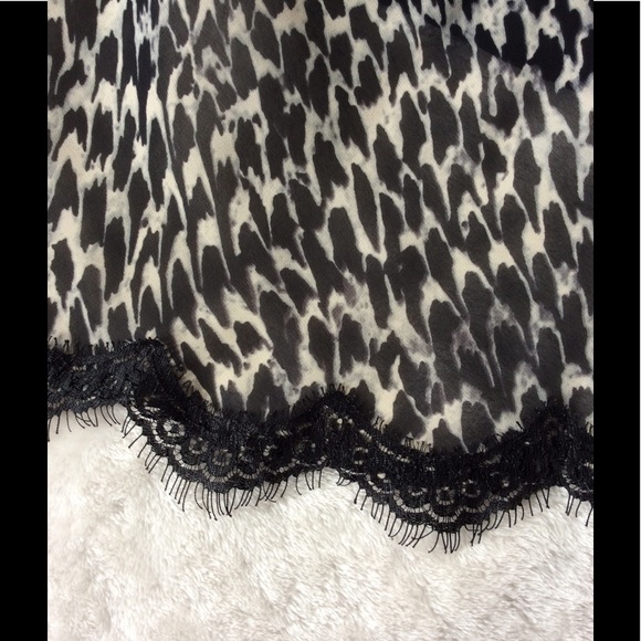 Flowy Black and Cream Printed Skirt with Lace. - Picture 4 of 8