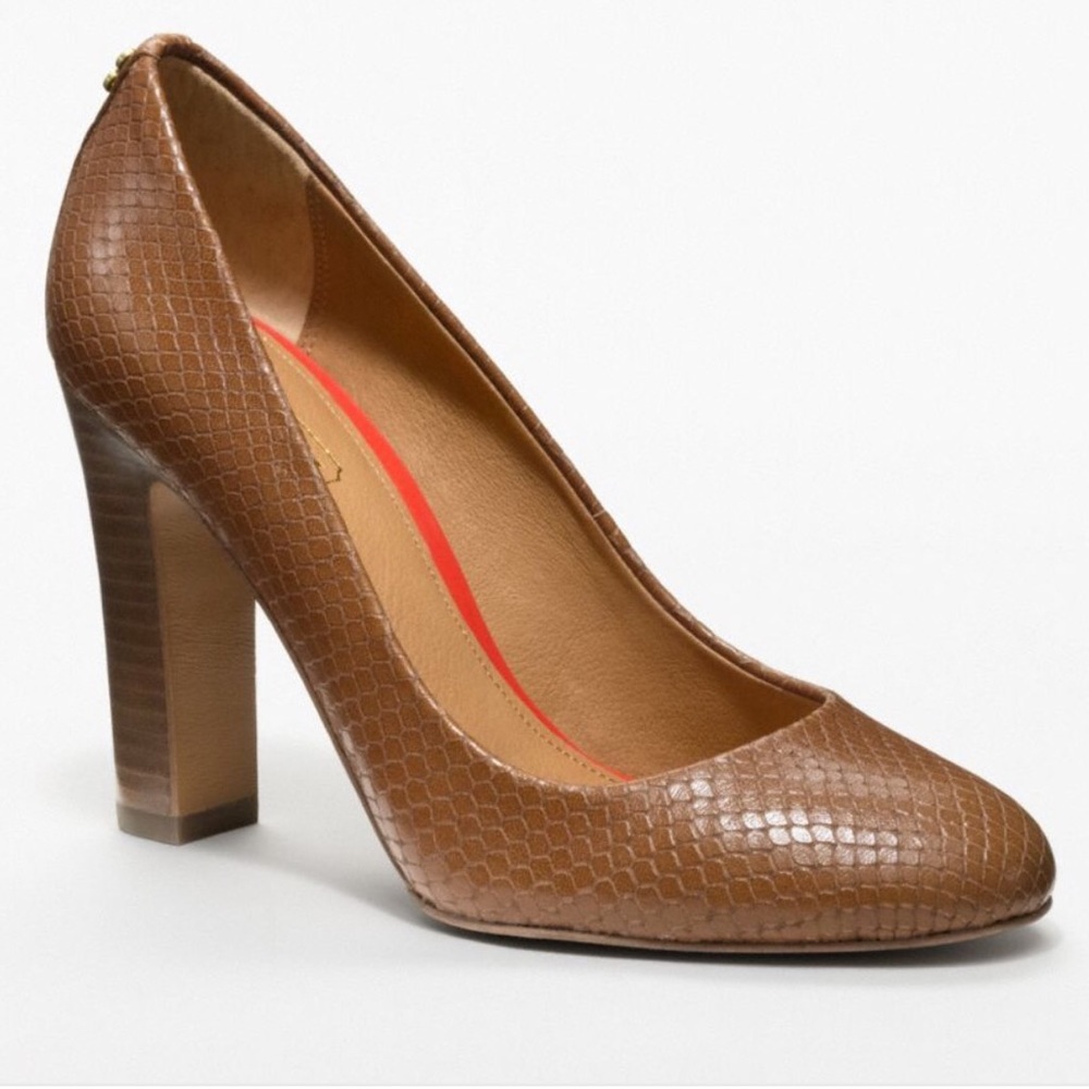 Like New! Coach tan snakeskin pumps