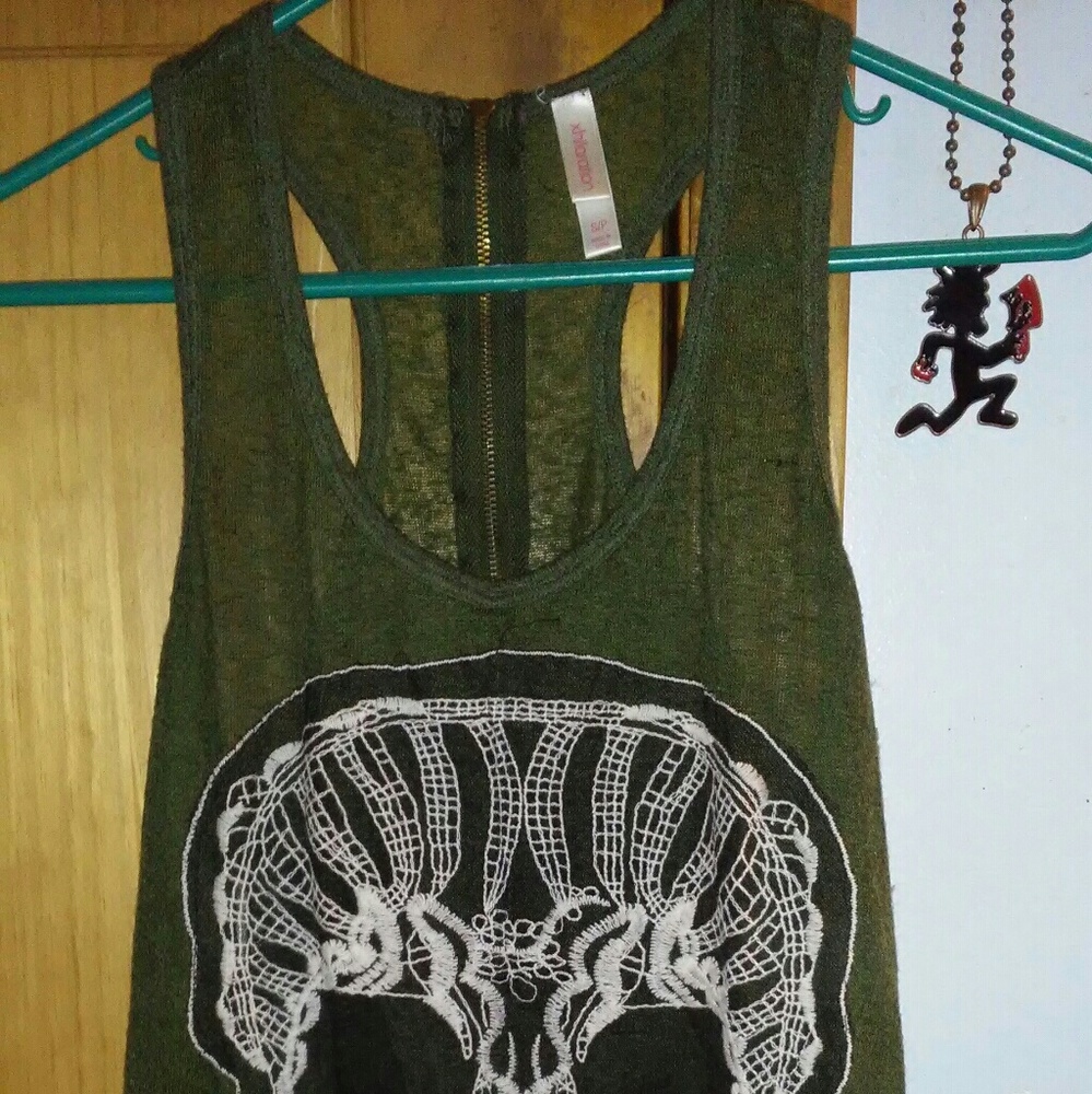Tee