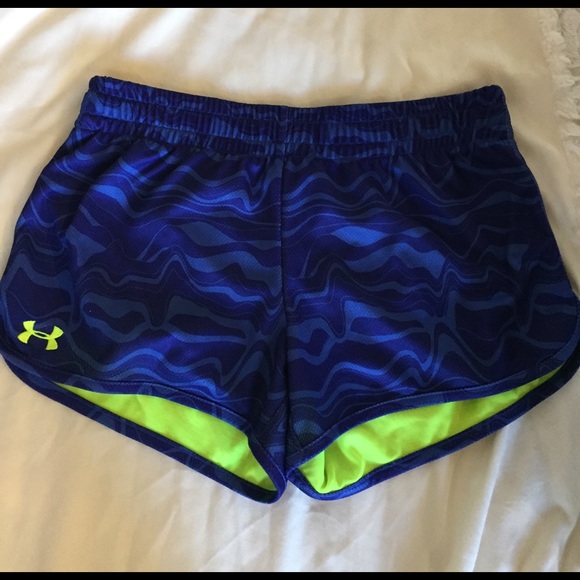 Under Armour Pants - Under Armour Shorts - Medium
