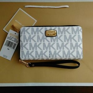 Michael Kors Jet Set Large Phone Wallet new