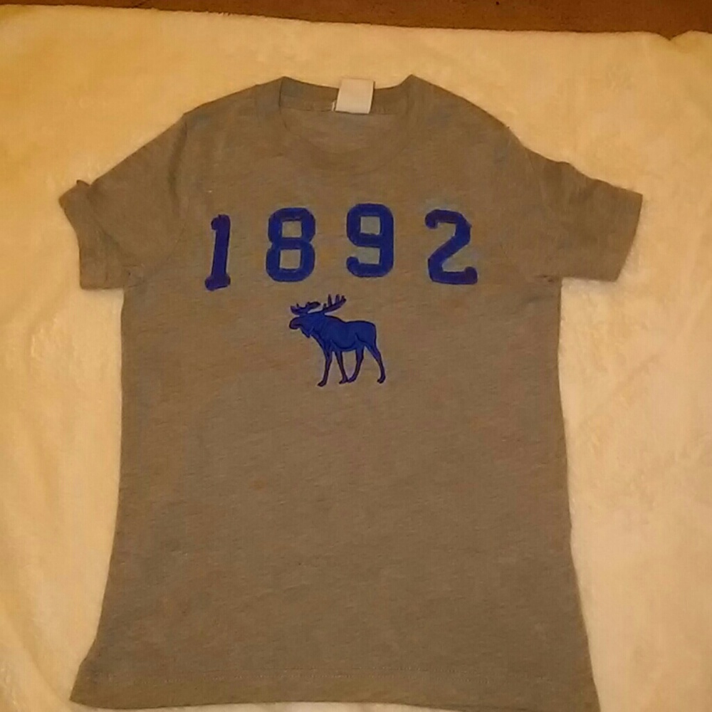 Abercrombie kids tee