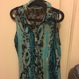 LAST CHANCE: Blue-green leopard print hi-lo top