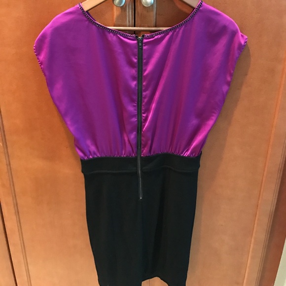 Stylish dress. - Picture 2 of 7