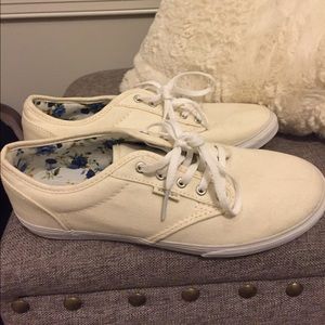 Like New cream vans