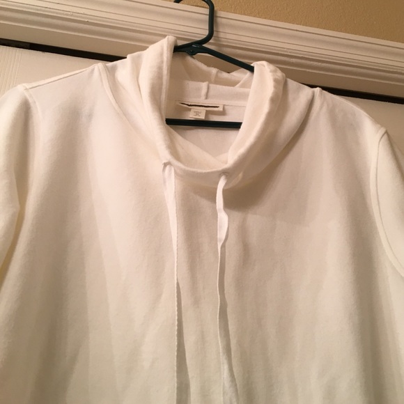 Light cream cold water creek pullover - Picture 3 of 3