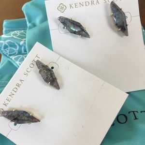 1 pair navy Crackle Belinda studs