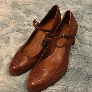 Etienne Aigner brown leather heels