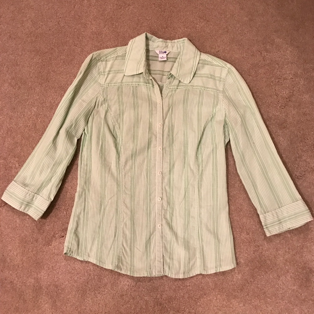 Lily light green button down top S