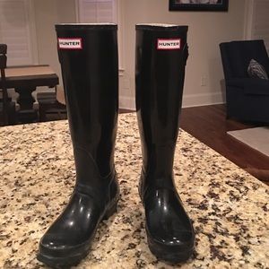 Glossy Black Hunter Rainboots