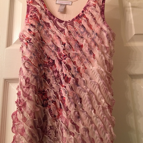 Beautiful pink ruffle shirt - Picture 2 of 2
