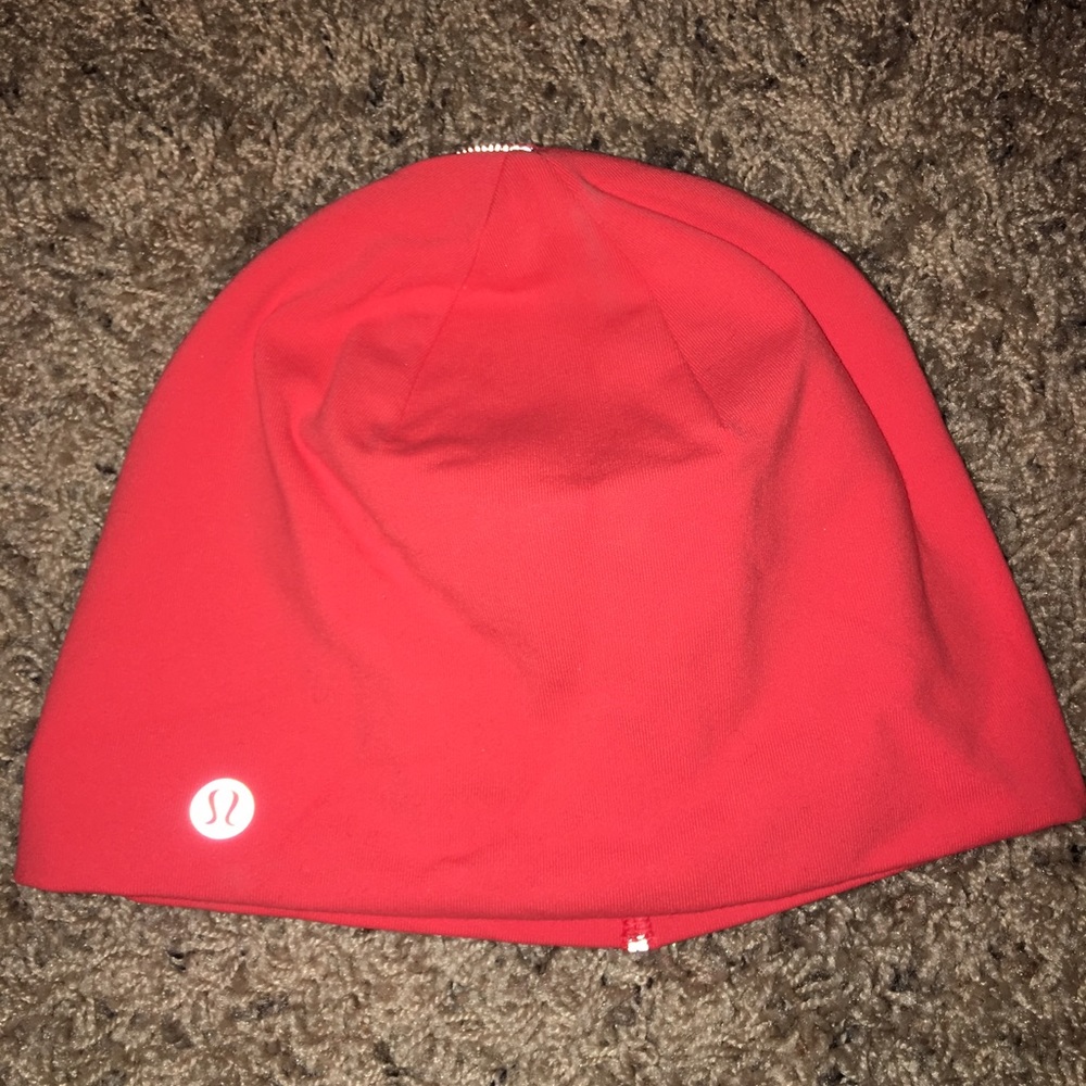 NWOT running hat, pony tale hole in the back