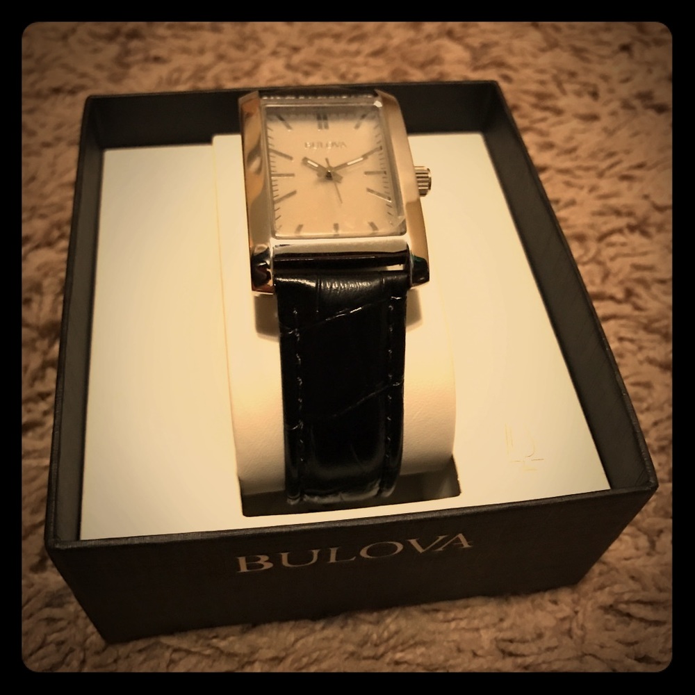 Brand NEW Bulova Leather Strap Watch