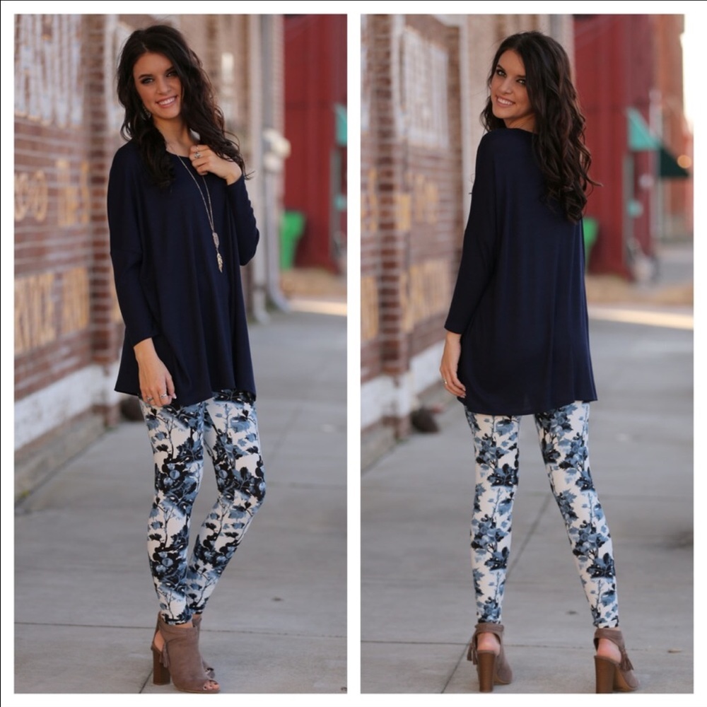 SPRING SALE❤️ HP3/22💙VERY SOFT blue/white legging - Picture 4 of 7