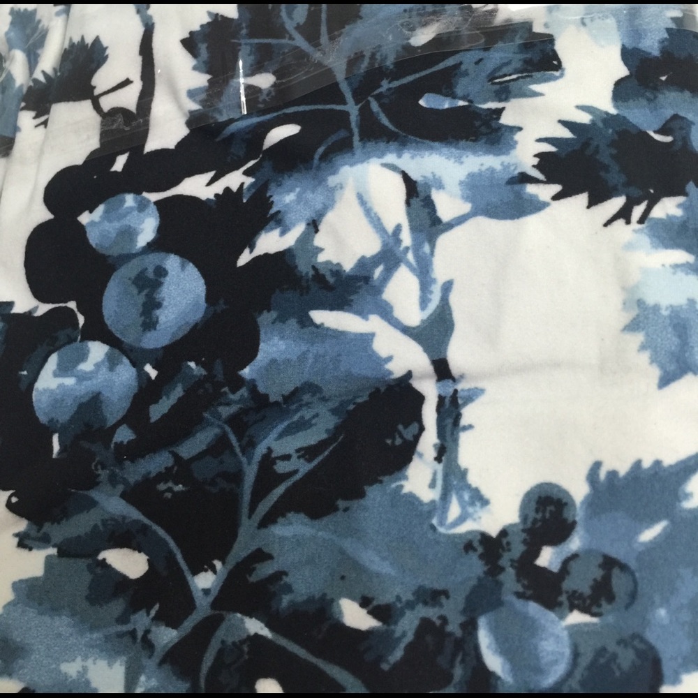 SPRING SALE❤️ HP3/22💙VERY SOFT blue/white legging - Picture 7 of 7