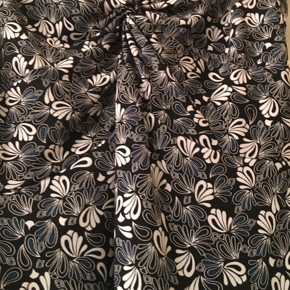 Blue, black, and white blouse - Picture 3 of 3