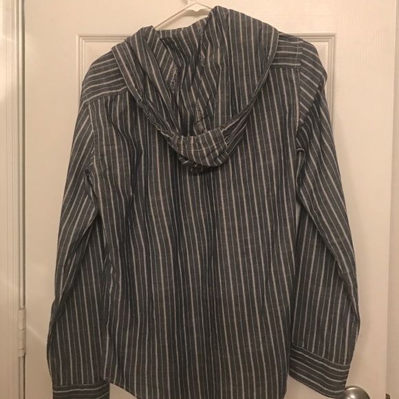 Men's button up NEVER WORN - Picture 3 of 4