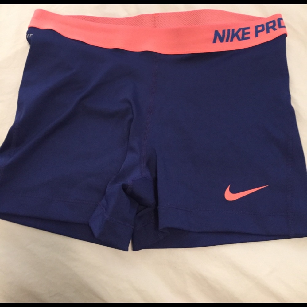 Nike Women's Pro Dri-Fit Stay Cool Shorts