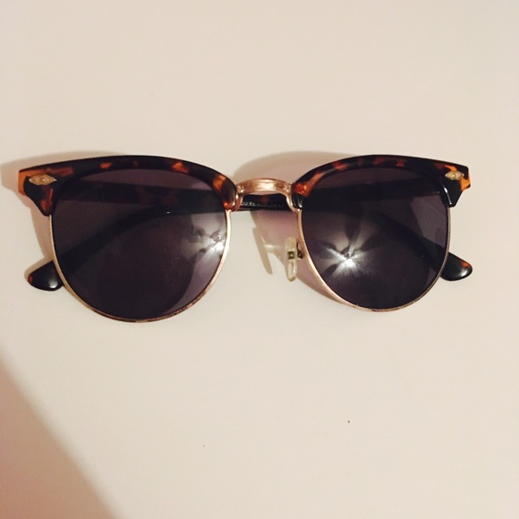 Leapord Sunglasses - Picture 2 of 3