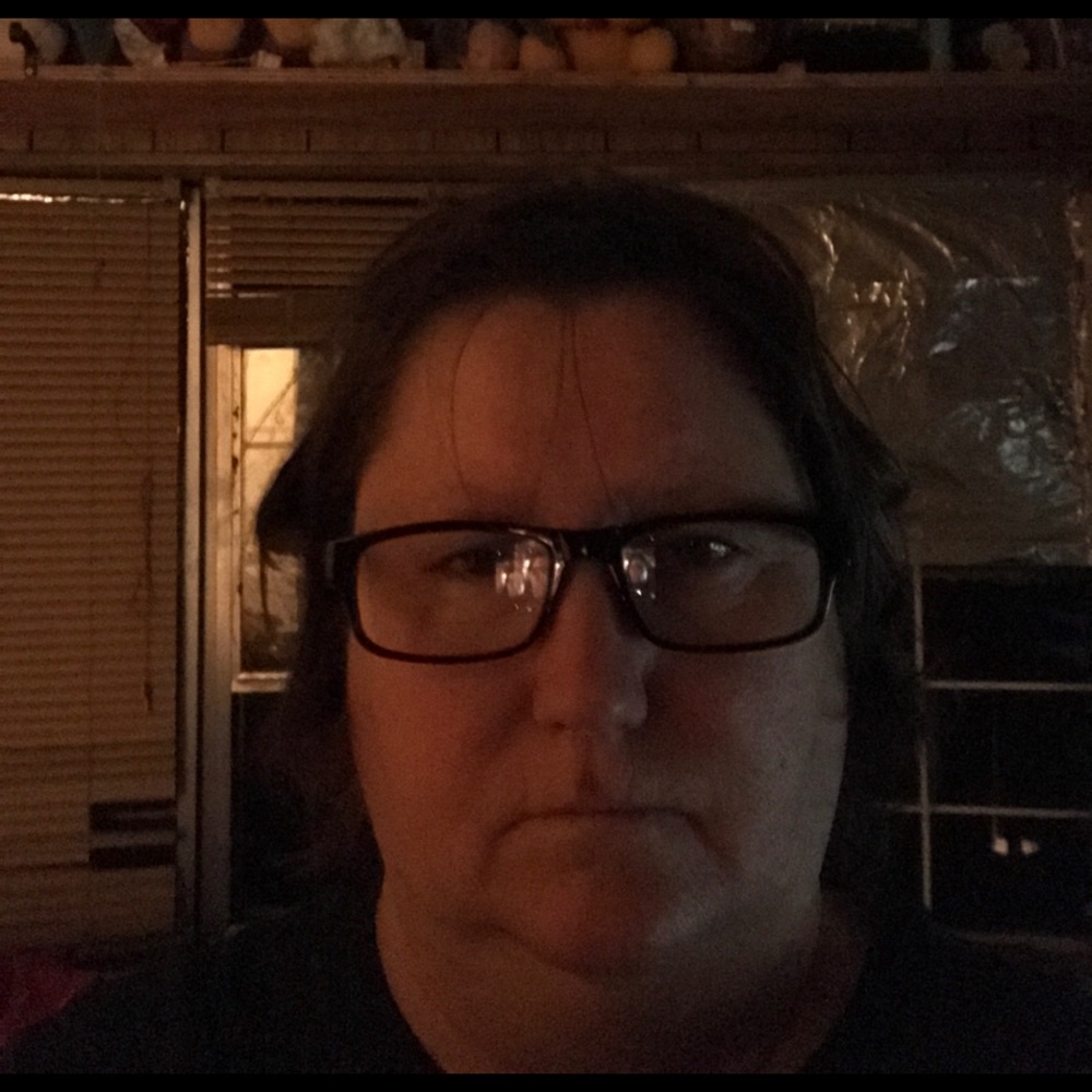 Meet your Posher, Lois