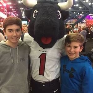 Meet your Posher, Elizabeth