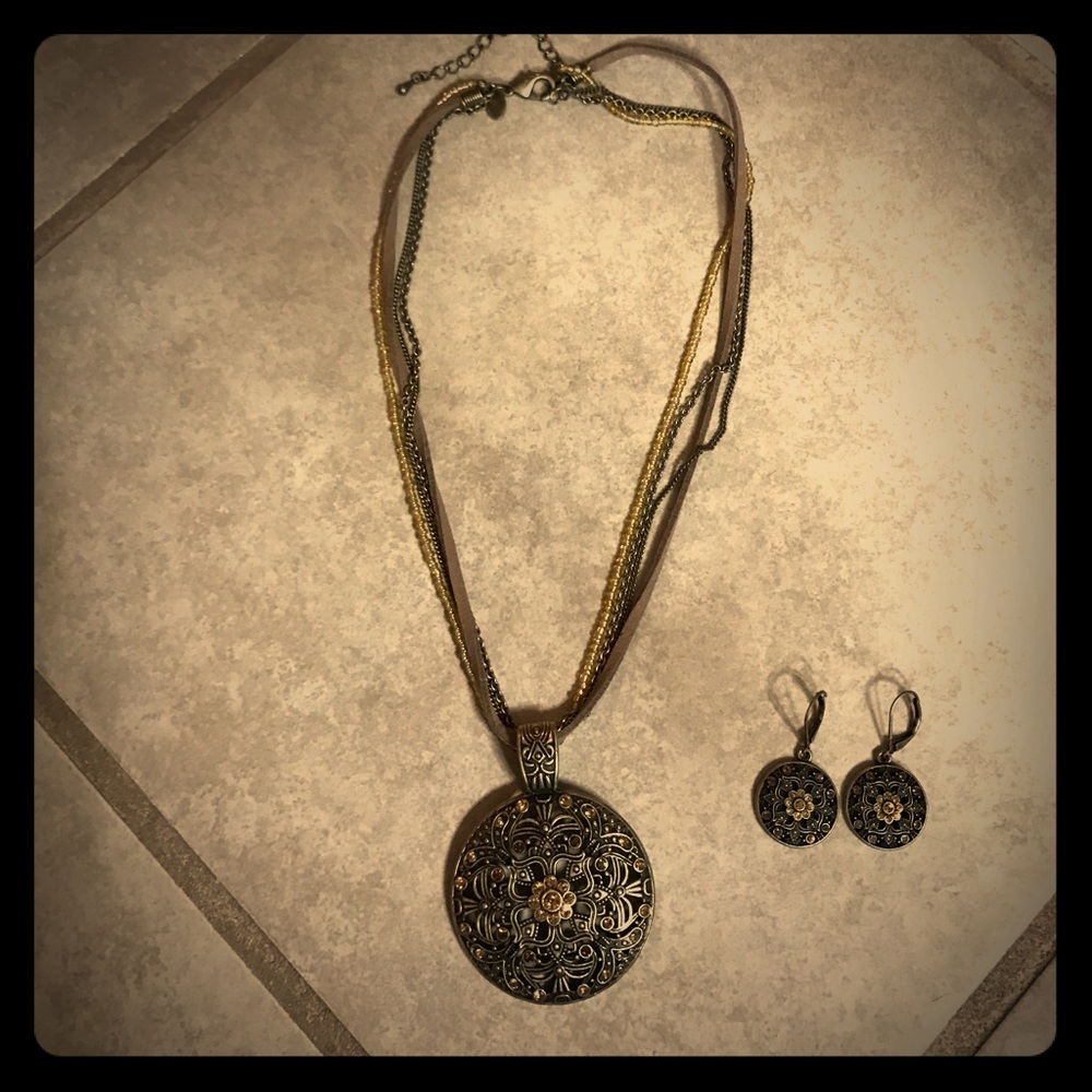 Lia Sophia necklace set