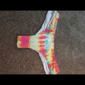 Volcom tie dye scrunch bottoms