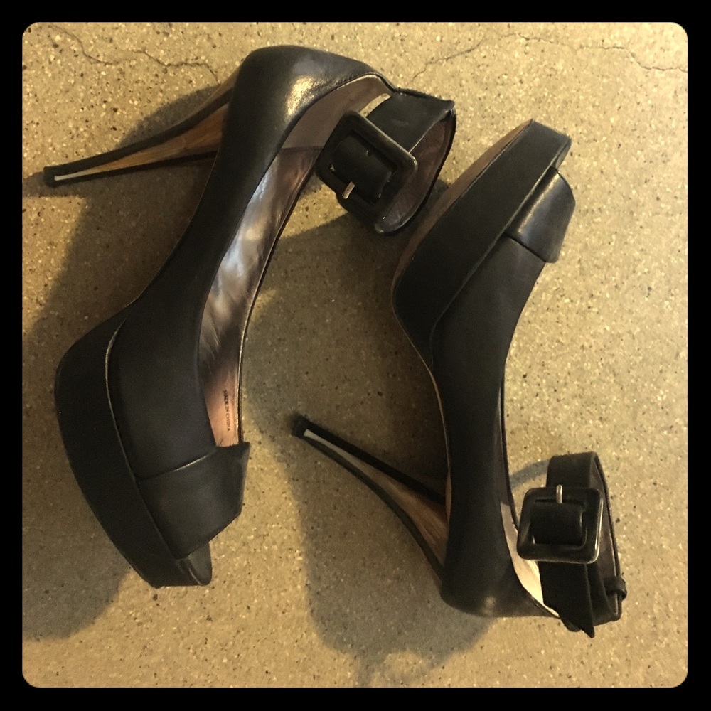 Peep Toe Tortoise Shell Detailed Heels