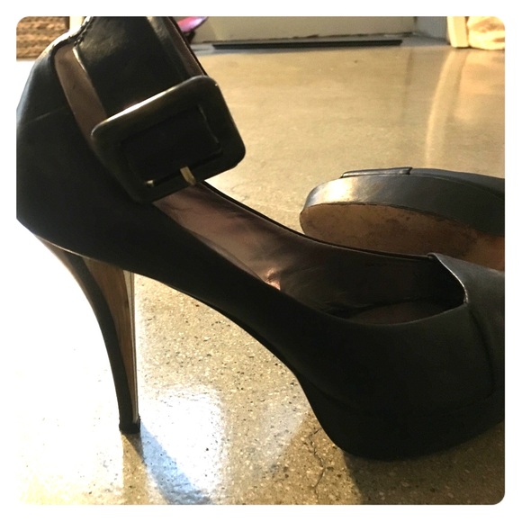 Peep Toe Tortoise Shell Detailed Heels - Picture 2 of 3