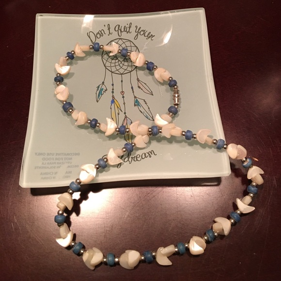 🎁 Blue and white beaded choker - Picture 1 of 3