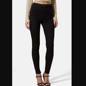 Black skinny jeans