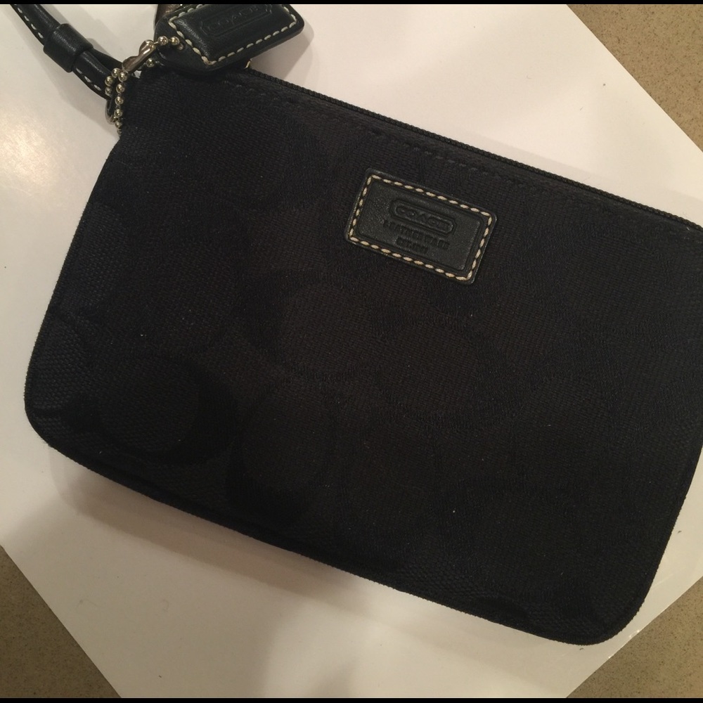 COACH wristlet with detachable strap
Coach
