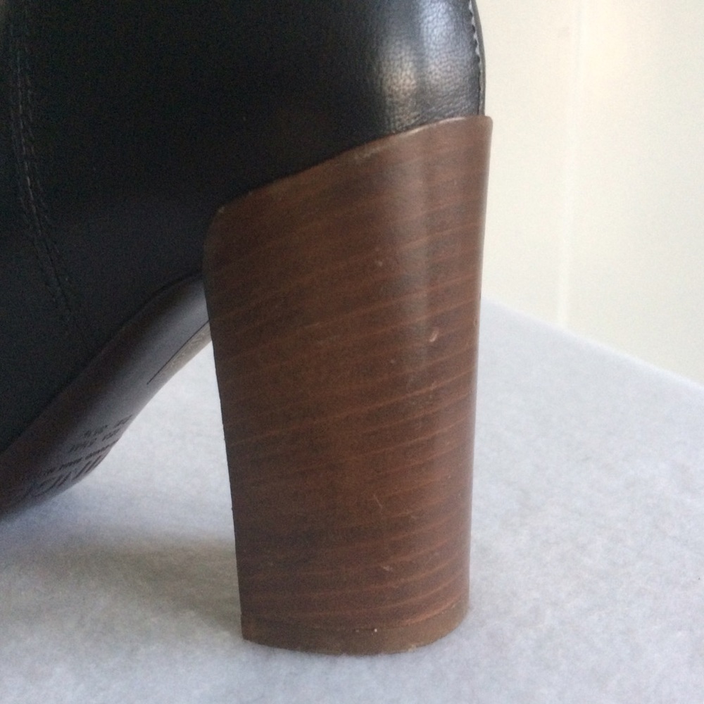 Vince Chase Italian Leather Boots - Picture 8 of 8