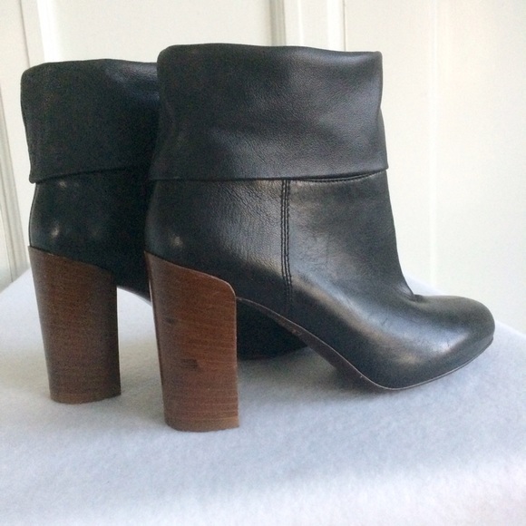 Vince Chase Italian Leather Boots - Picture 2 of 8