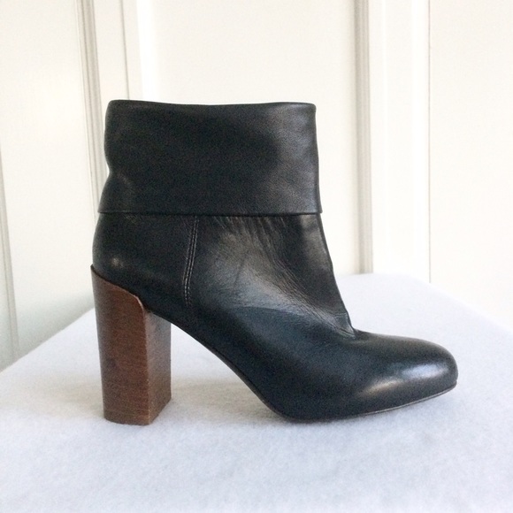 Vince Chase Italian Leather Boots - Picture 5 of 8