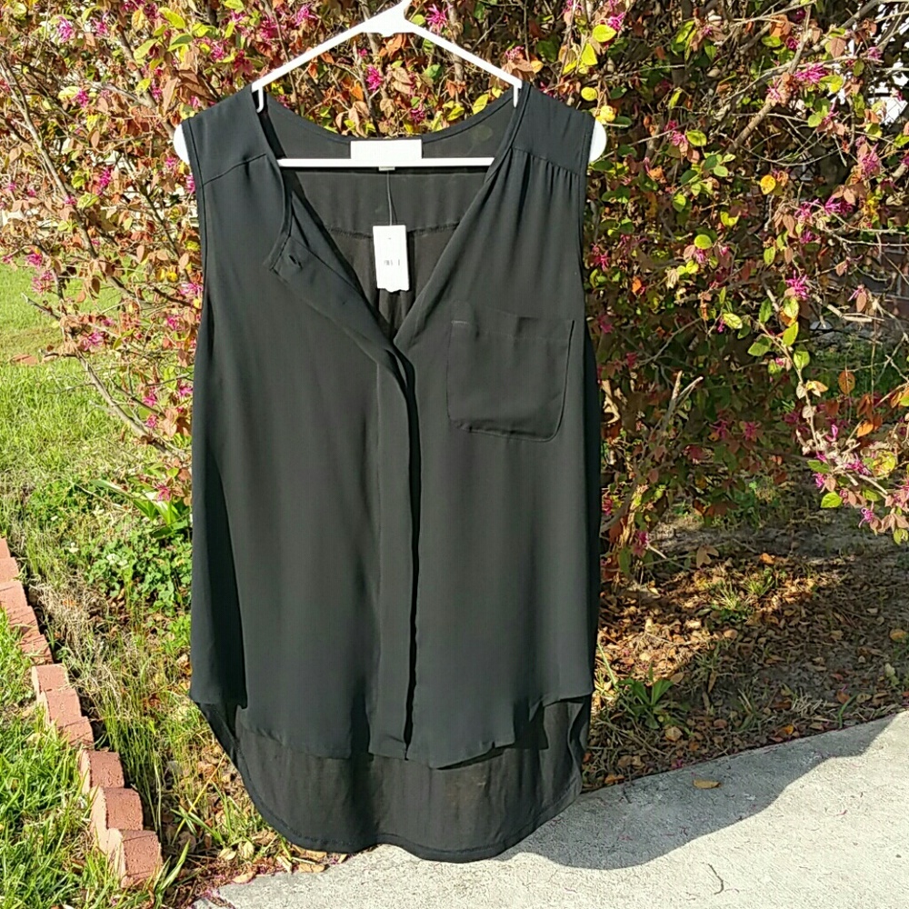 Loft high low button down Black top