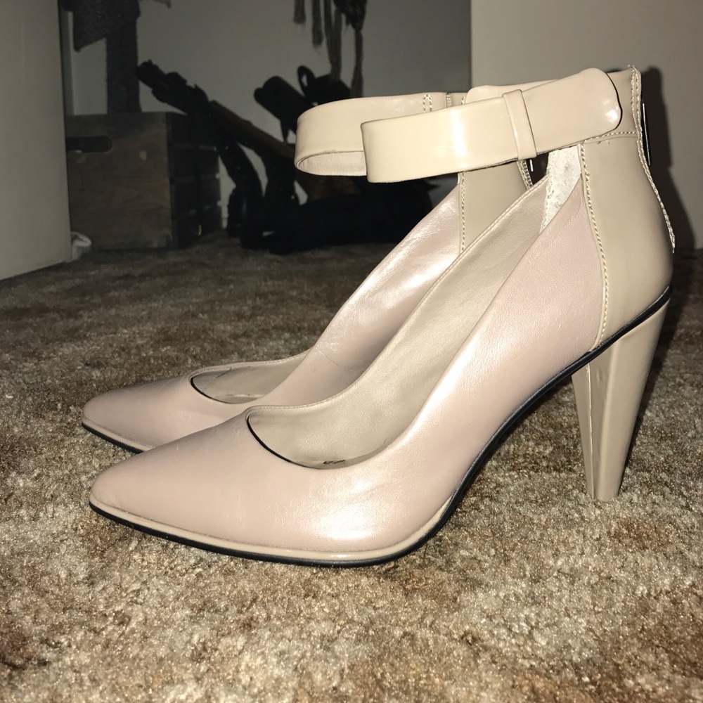 Taupe Kenneth Cole Heels
