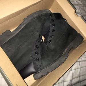 Black Timberlands size 8
