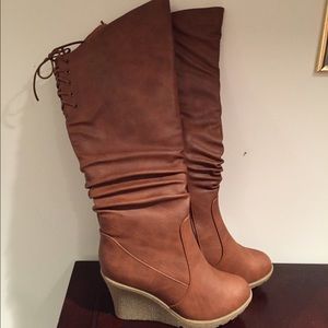 NEW TAN WEDGE BOOTS 7