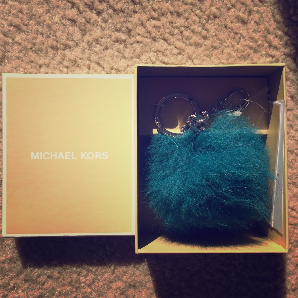 Michael Kors XL Pom keychain / bag charm