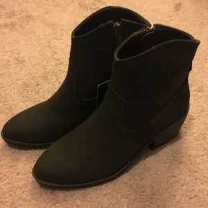 NWT Forever 21 Booties Size 6